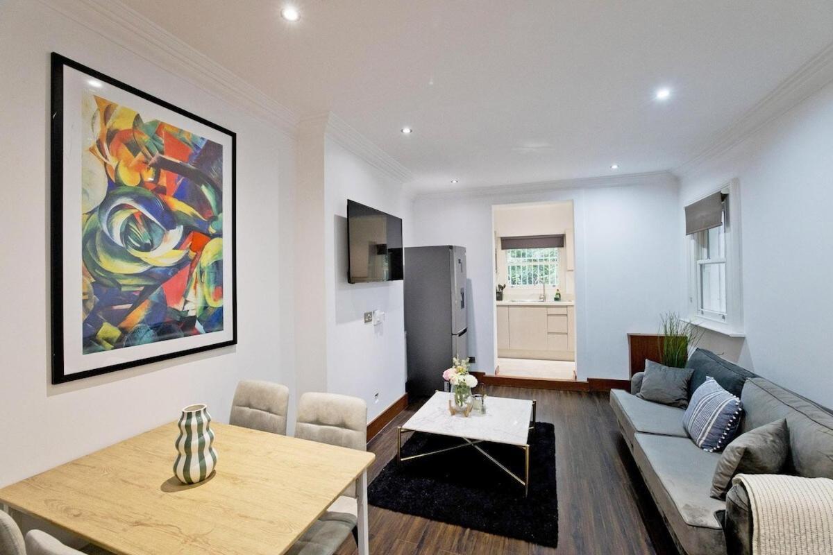 Charming 2-bed Holland Prk Rd Apartament *