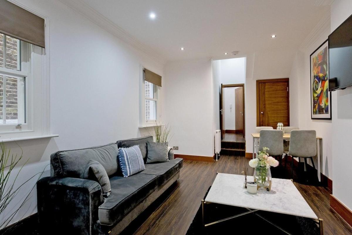 Appartamento Charming 2-bed Holland Prk Rd Londra